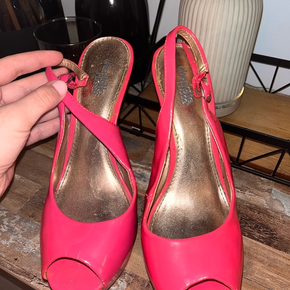 Hot pink heels - Picture 2 of 6